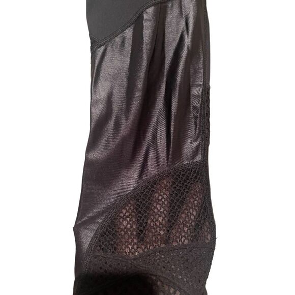 Alala Black 7/8 length workout leggings - netting and shiny calf size S - Picture 8 of 14